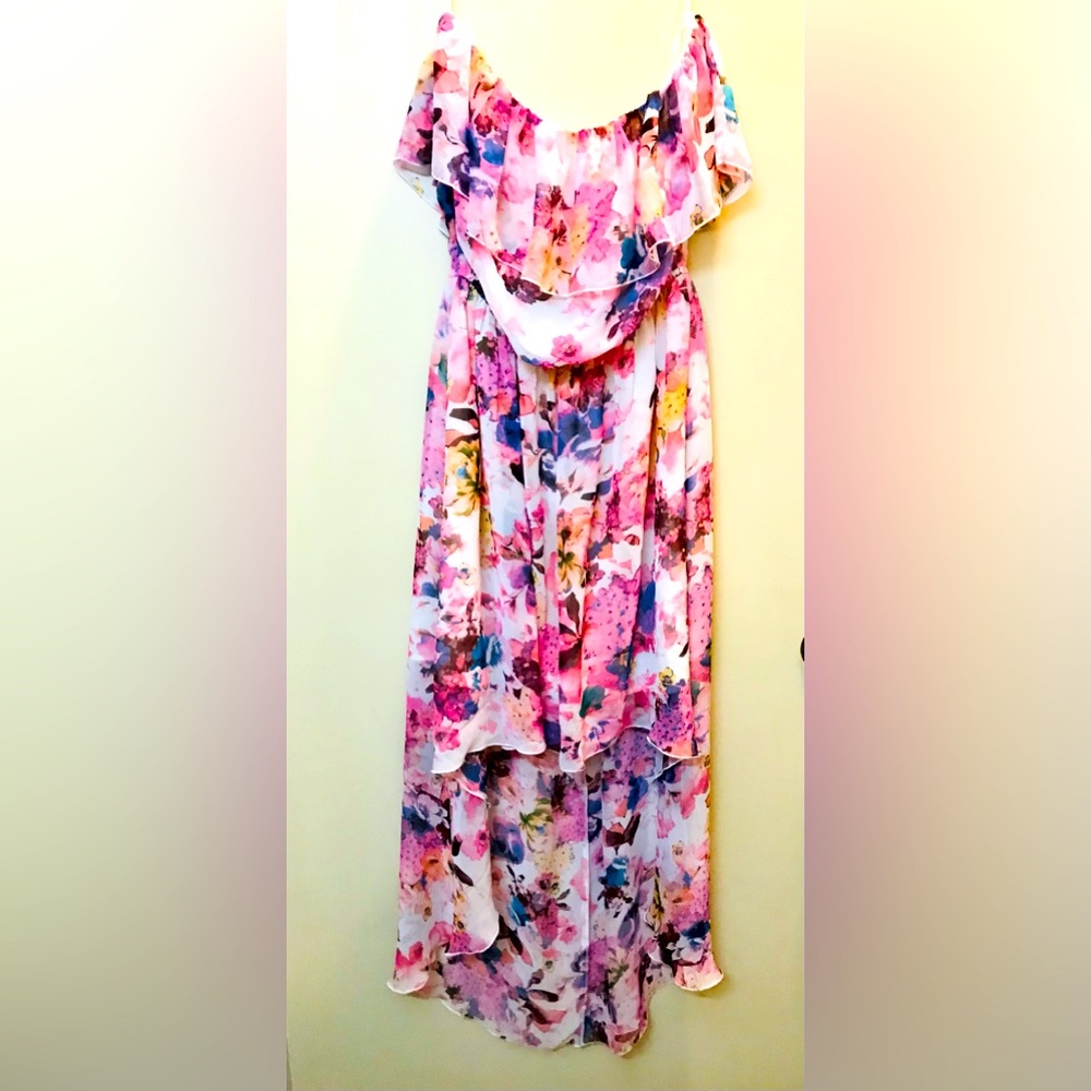 NWT Romeo & Juliet Couture Off Shoulder Floral Dress